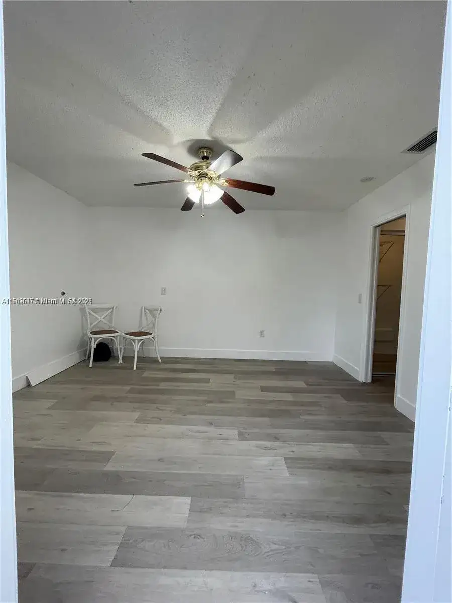 11940 NW 29th St, Sunrise FL 33323 photo 4