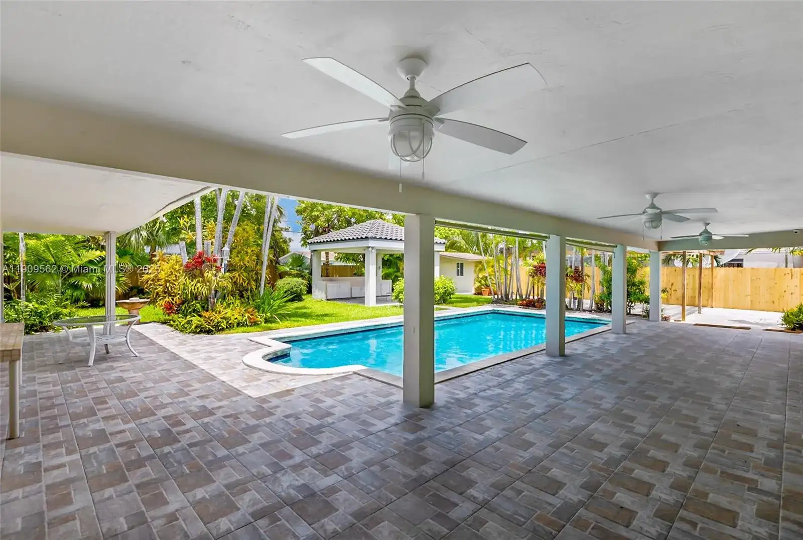 13820 SW 82nd Ave, Palmetto Bay FL 33158 photo 2