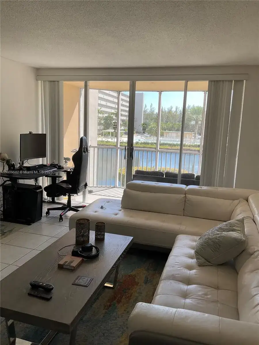 1770 NE 191st St # 1, Miami FL 33179 photo 4