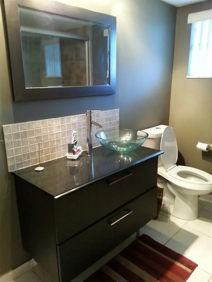 1770 NE 191st St # 1, Miami FL 33179 photo 5