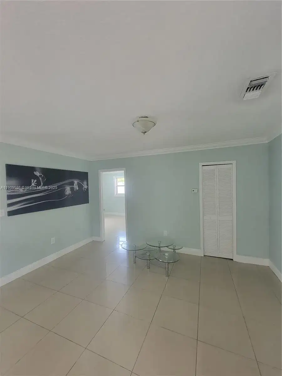 25 E 53rd Ter, Hialeah FL 33013 photo 5
