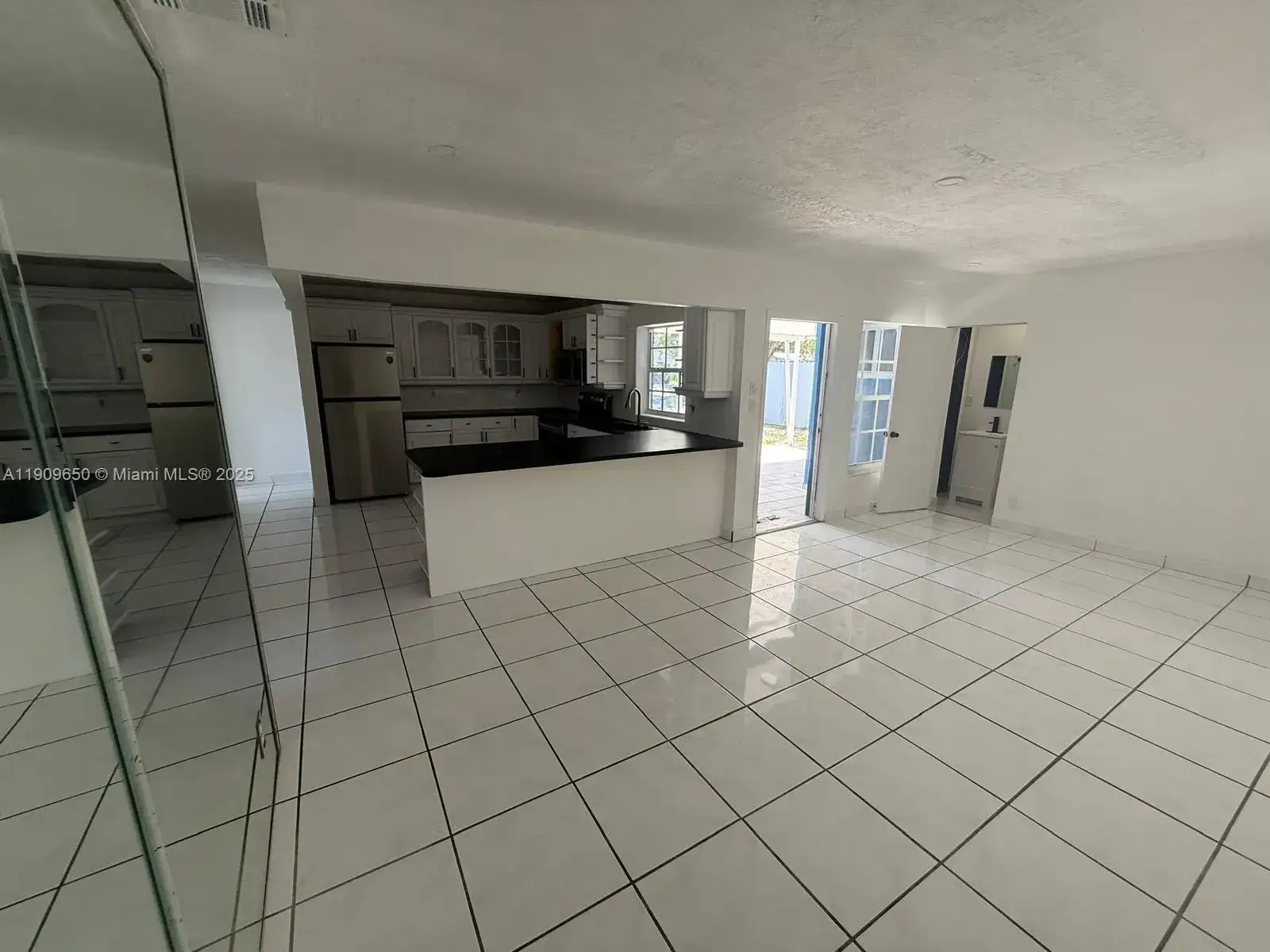 6931 SW 24th Ct, Miramar FL 33023 photo 4