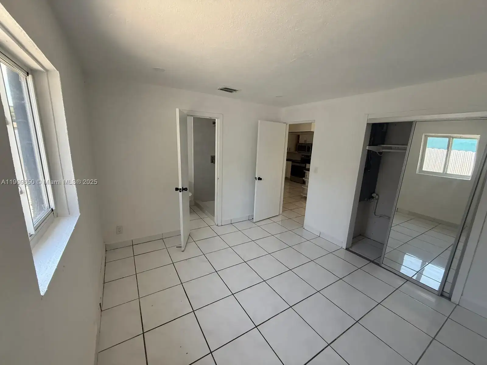 6931 SW 24th Ct, Miramar FL 33023 photo 5