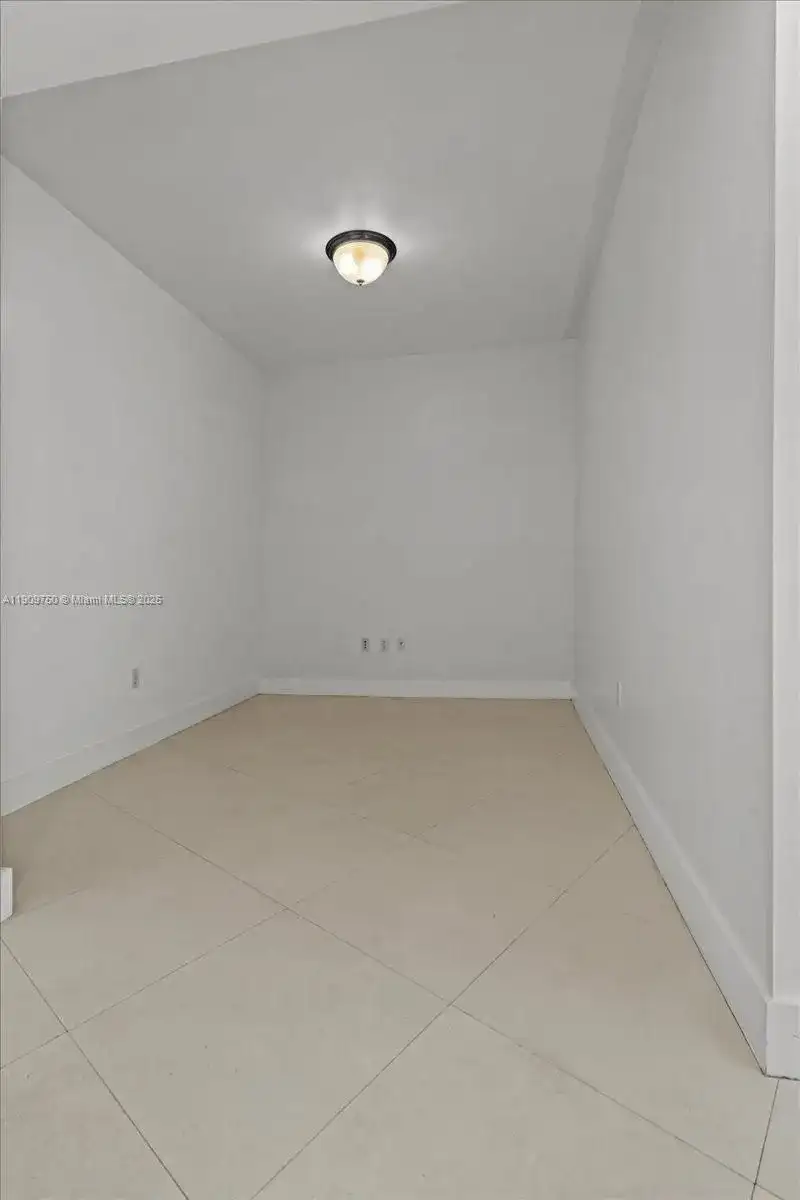 3030 NE 188 Street # 604, Aventura FL 33180 photo 4