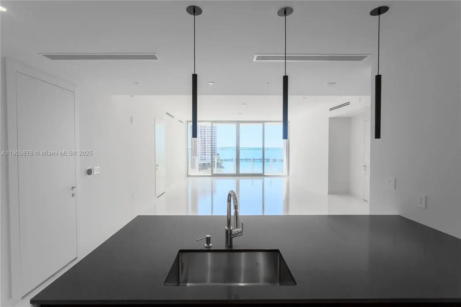 300 Biscayne Blvd Way # 1003, Miami FL 33131 photo 4