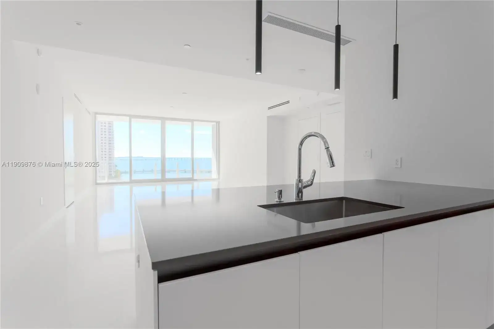 300 Biscayne Blvd Way # 1003, Miami FL 33131 photo 5
