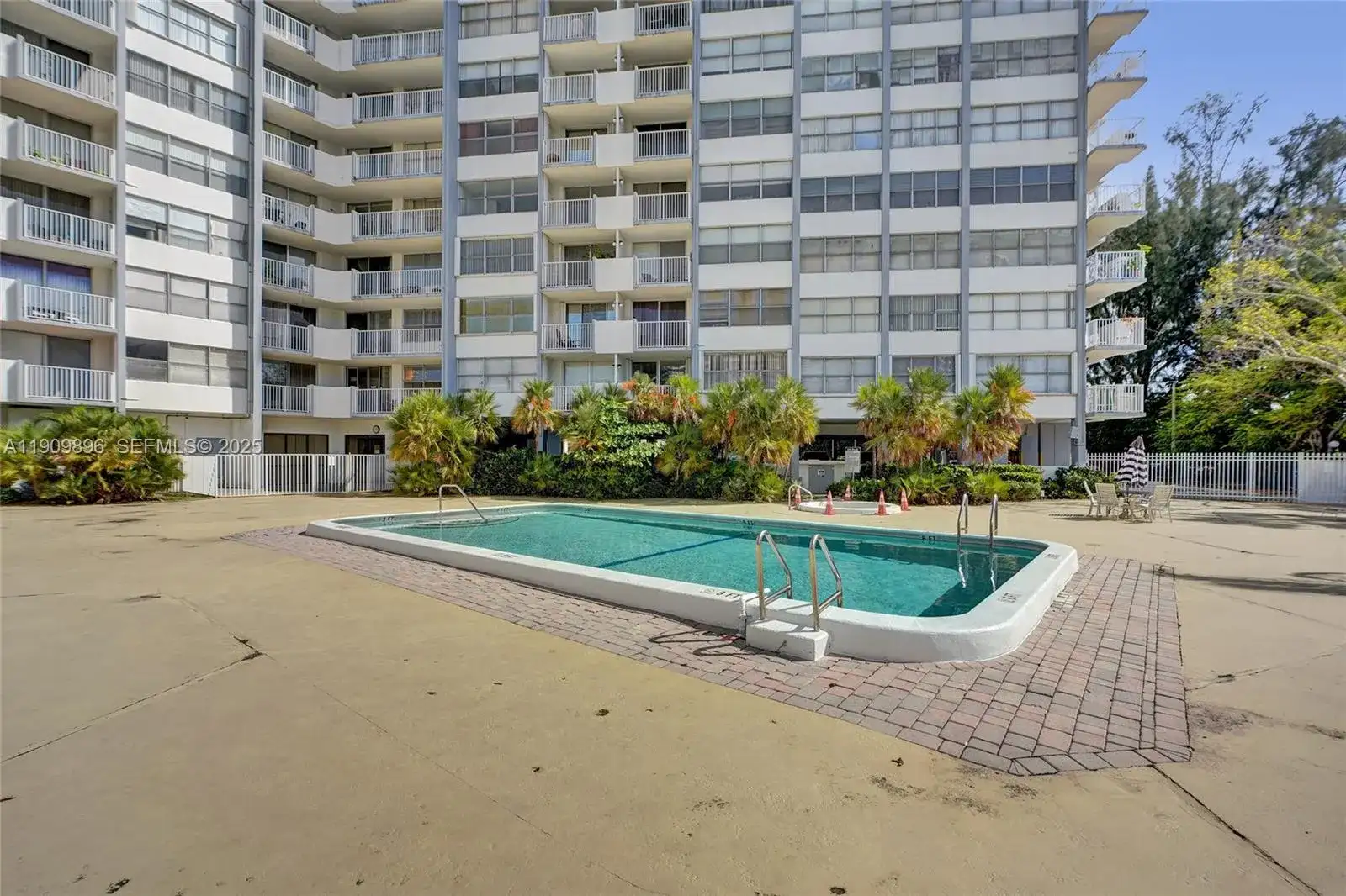1300 NE Miami Gardens Dr # 320E, Miami FL 33179 photo 5