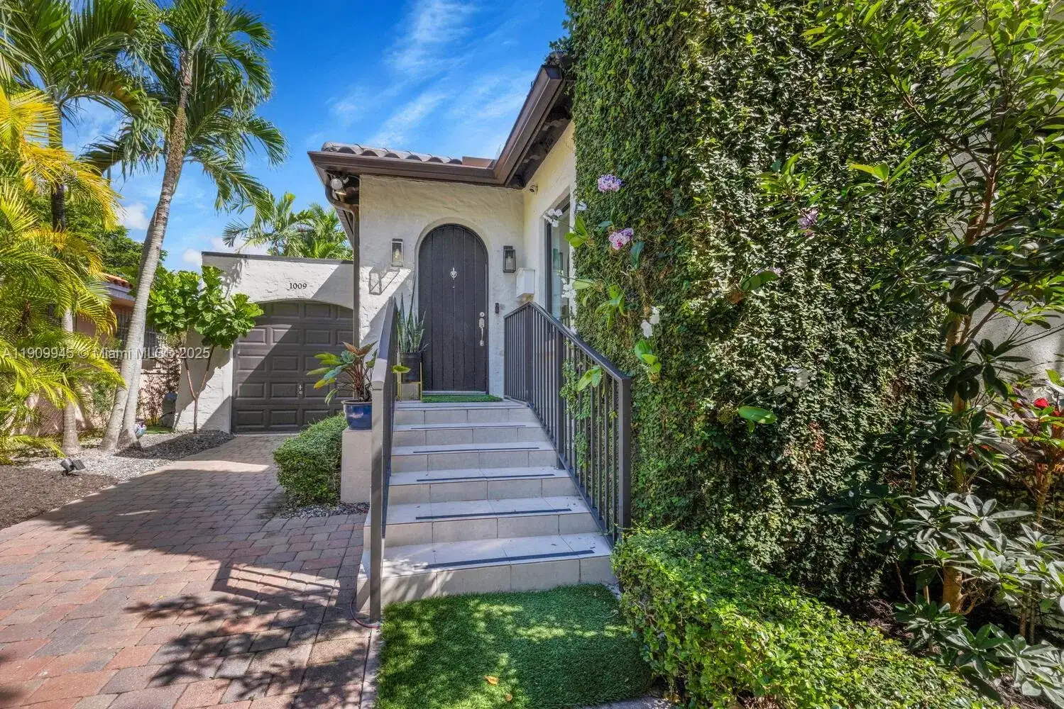 1009 Genoa St, Coral Gables FL 33134 photo 2