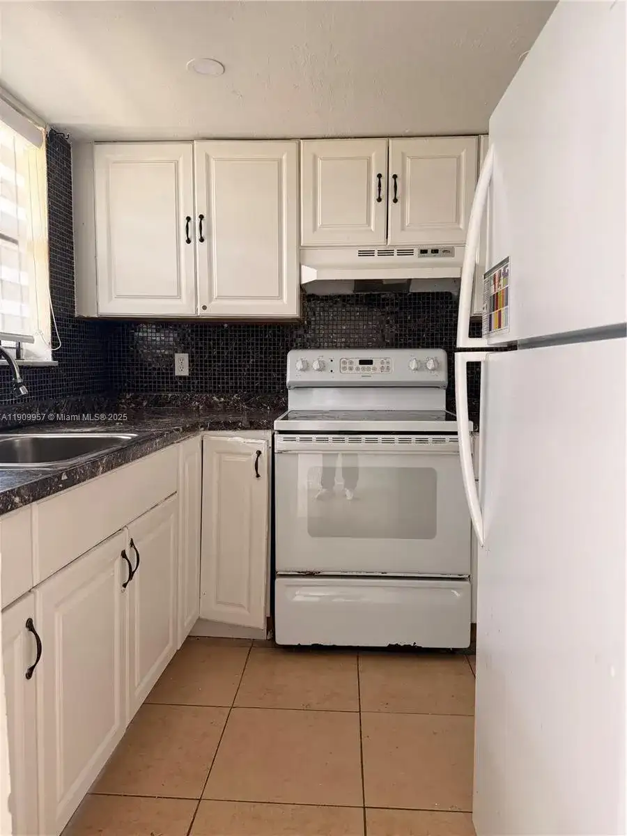 13725 NE 6th Ave # 302, North Miami FL 33161 photo 2