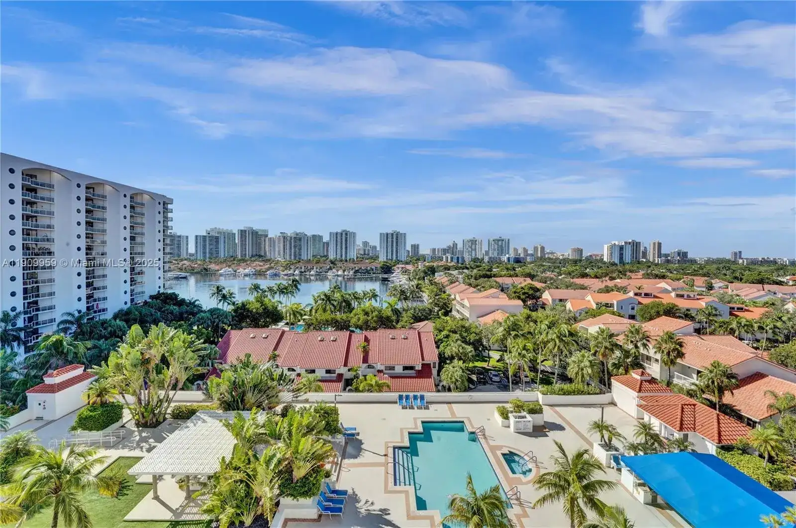 3600 Yacht Club Dr # 904, Aventura FL 33180 photo 2