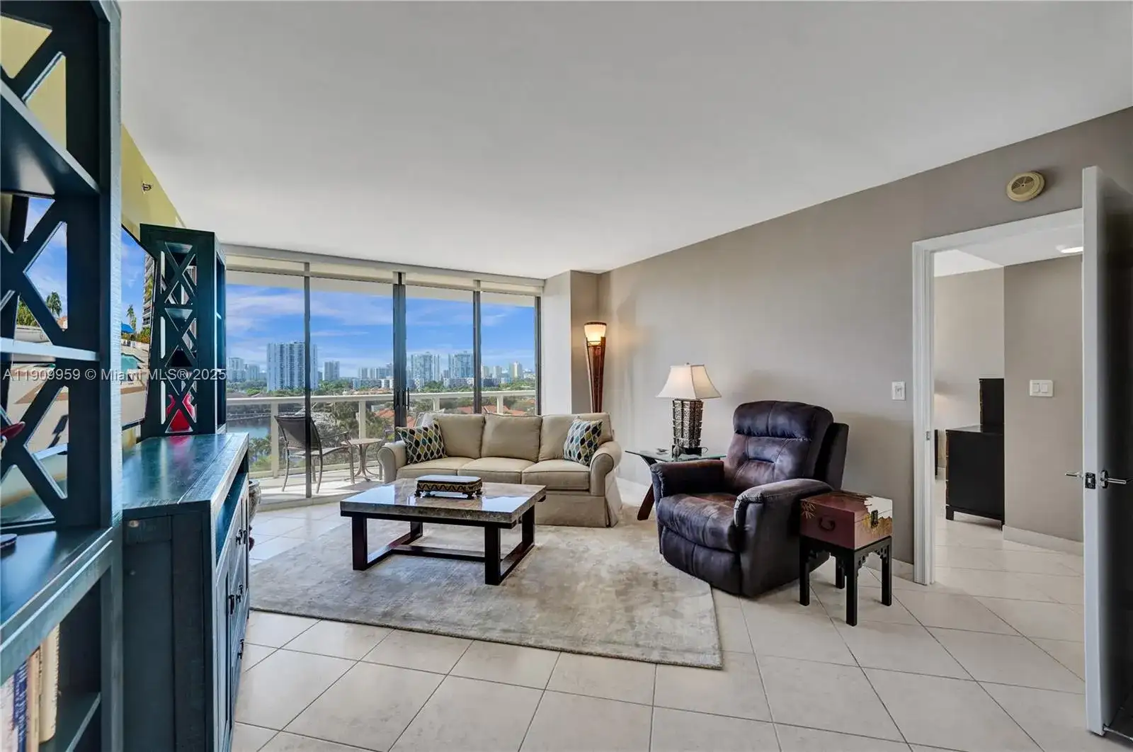 3600 Yacht Club Dr # 904, Aventura FL 33180 photo 3