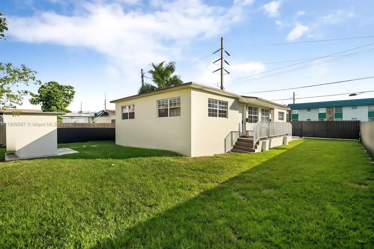4421 NW 9th St, Miami FL 33126 photo 2