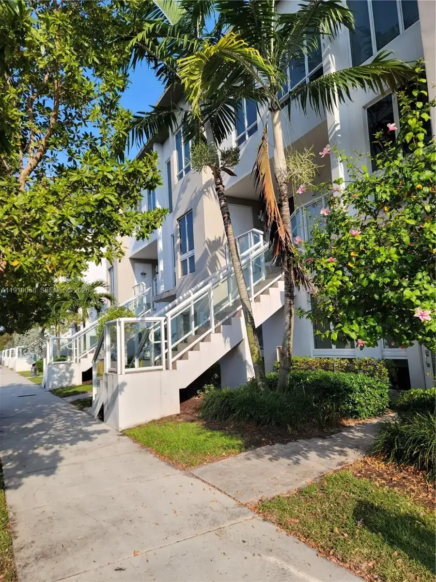 10280 NW 63rd Ter # 203, Doral FL 33178 photo 2