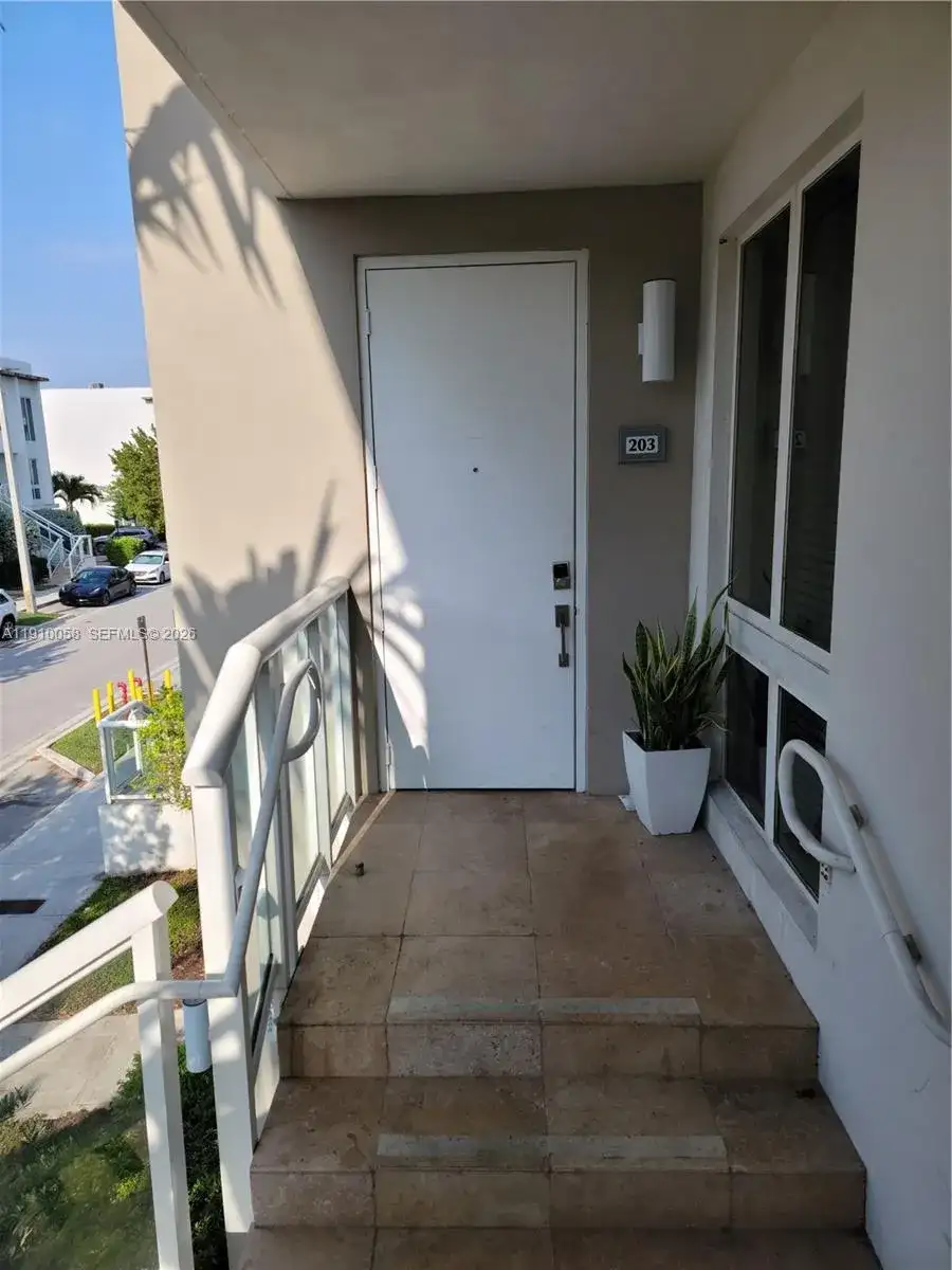 10280 NW 63rd Ter # 203, Doral FL 33178 photo 3