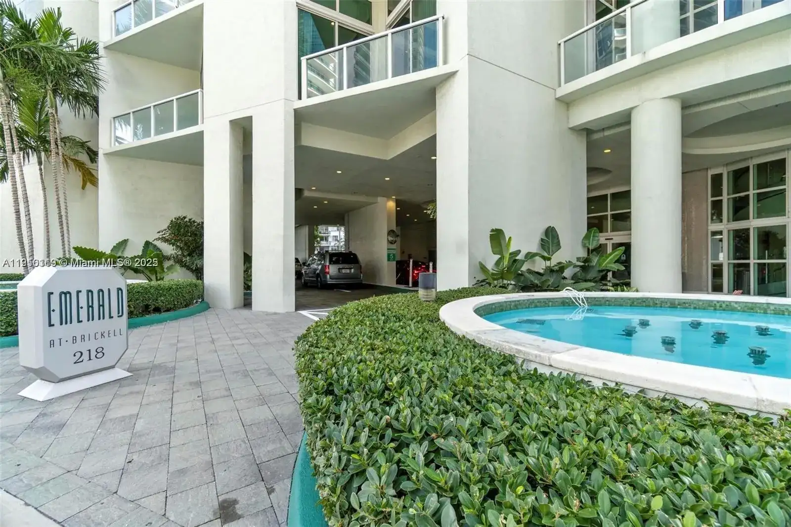 218 SE 14th St # 1003, Miami FL 33131 photo 2