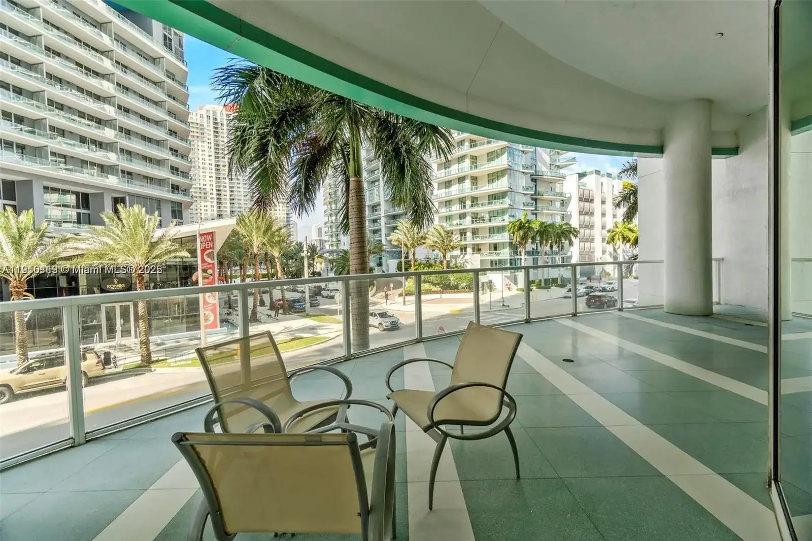 218 SE 14th St # 1003, Miami FL 33131 photo 3