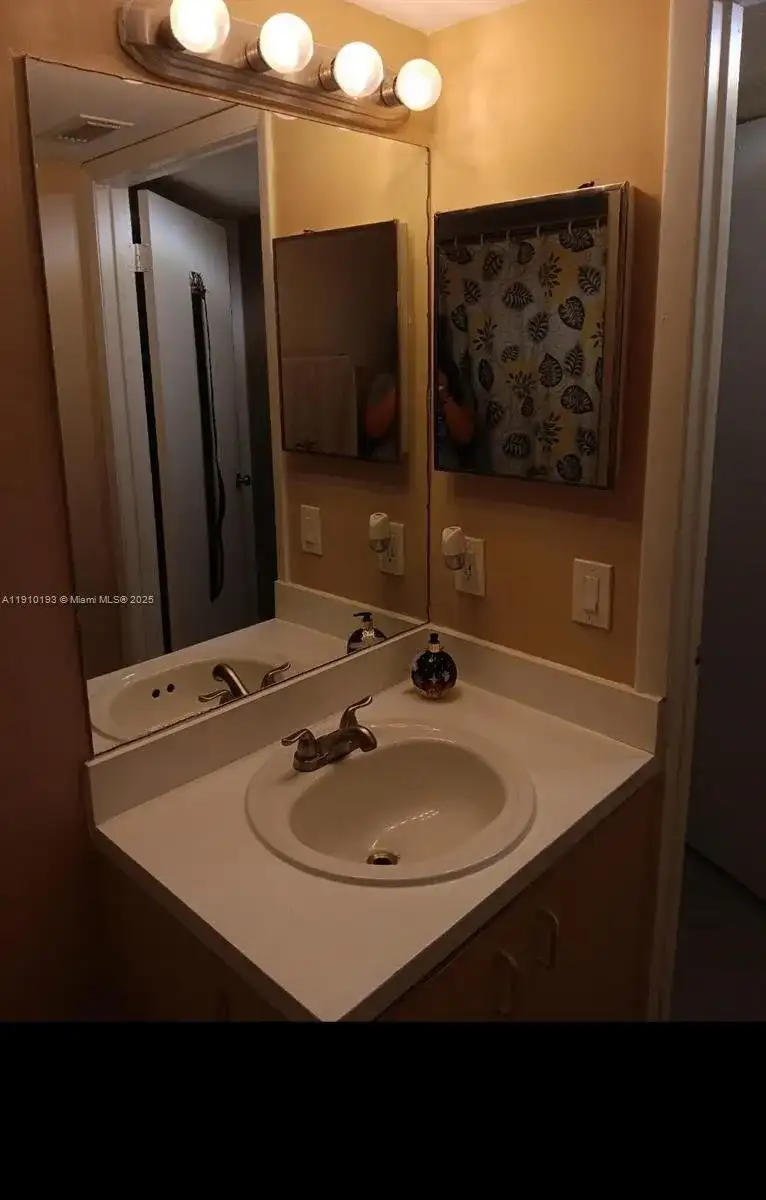 18870 NW 57th Ave # 108, Hialeah FL 33015 photo 3