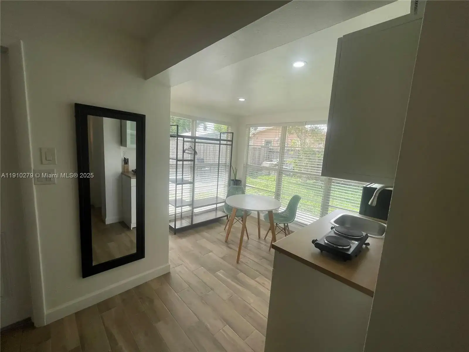 1505 NE 15th Ave # 4, Fort Lauderdale FL 33304 photo 3