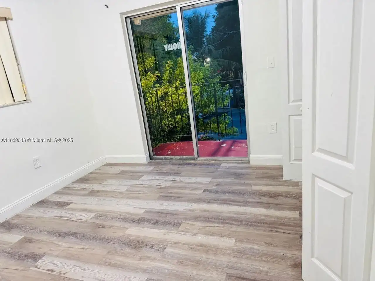932 NW 5th St, Miami FL 33128 photo 3