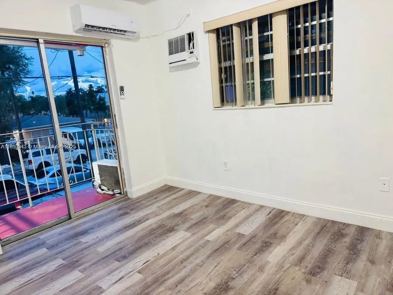 932 NW 5th St, Miami FL 33128 photo 5