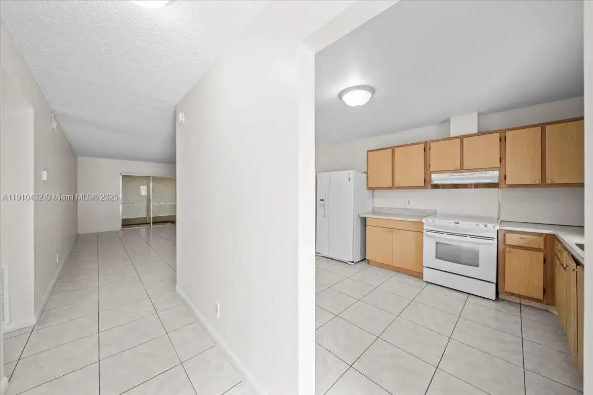 508 Holyoke Ln # A, Lake Worth FL 33467 photo 3