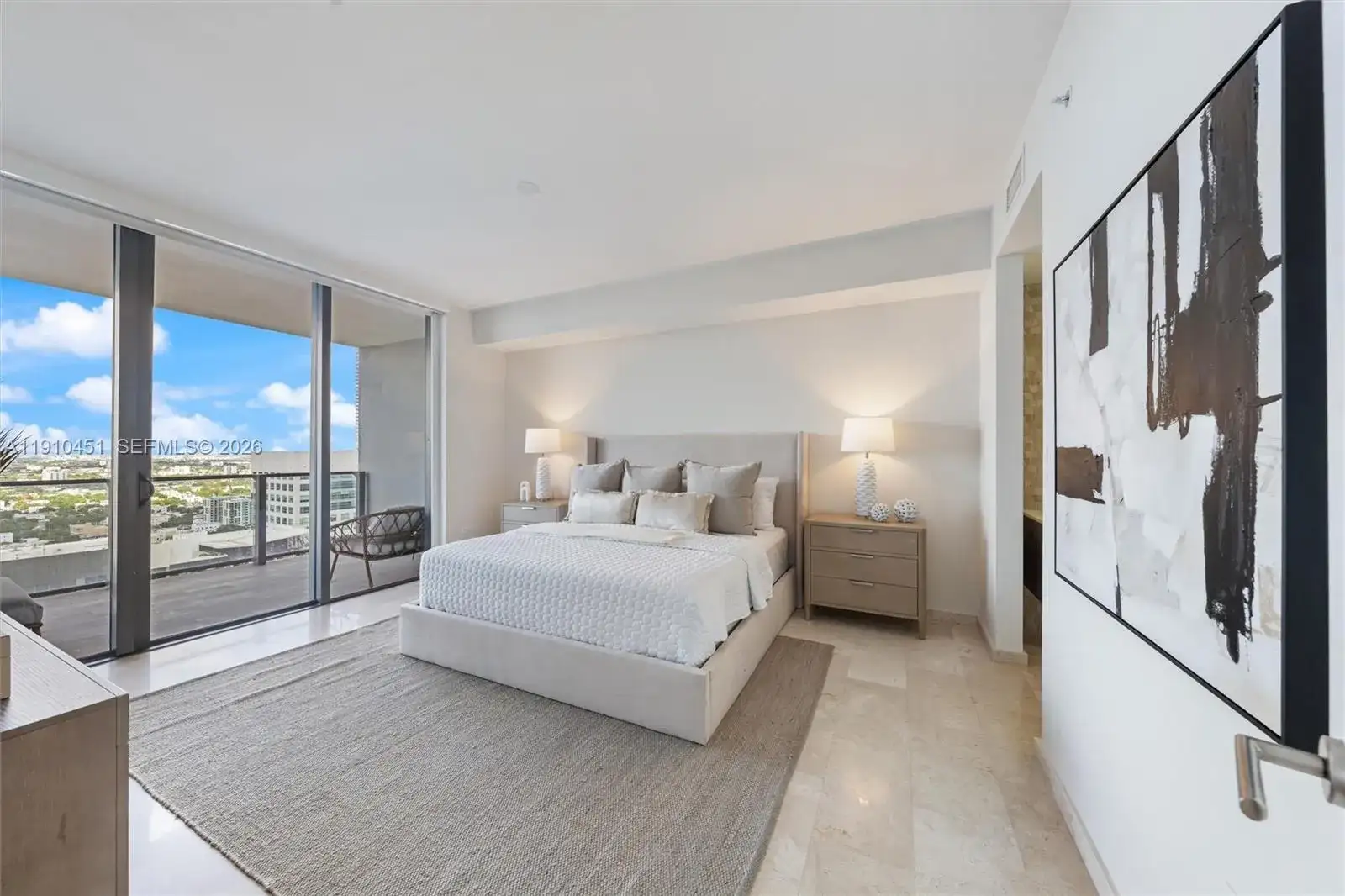 88 SW 7th St # 2602, Miami FL 33130 photo 2