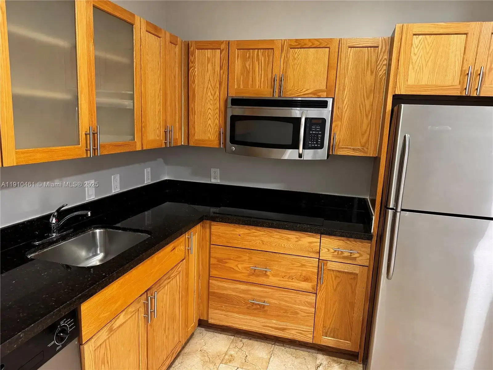 1750 NW 107th Ave # M409, Sweetwater FL 33172 photo 5