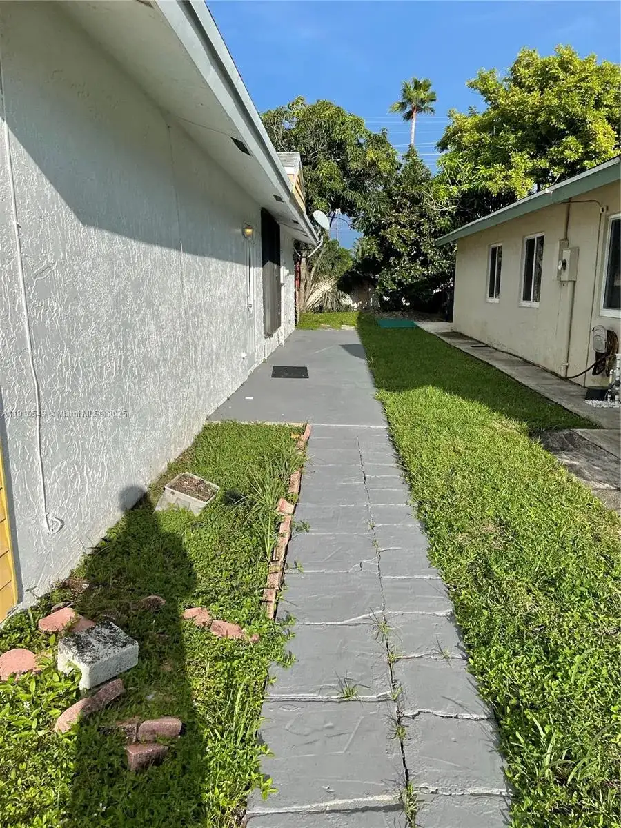 1234 SW 71st Ter, North Lauderdale FL 33068 photo 2