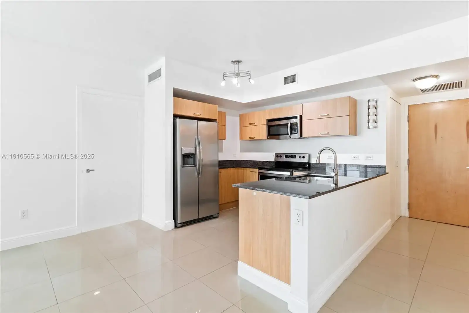 350 S Miami Ave # 1805, Miami FL 33130 photo 5