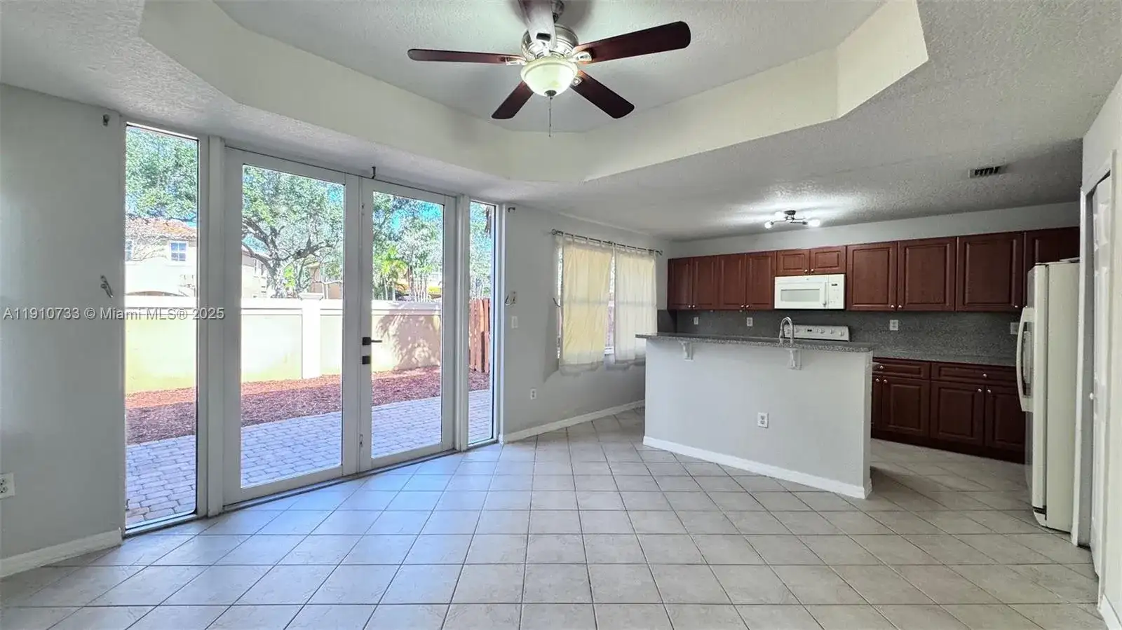 15245 SW 30th Ter, Miami FL 33185 photo 5