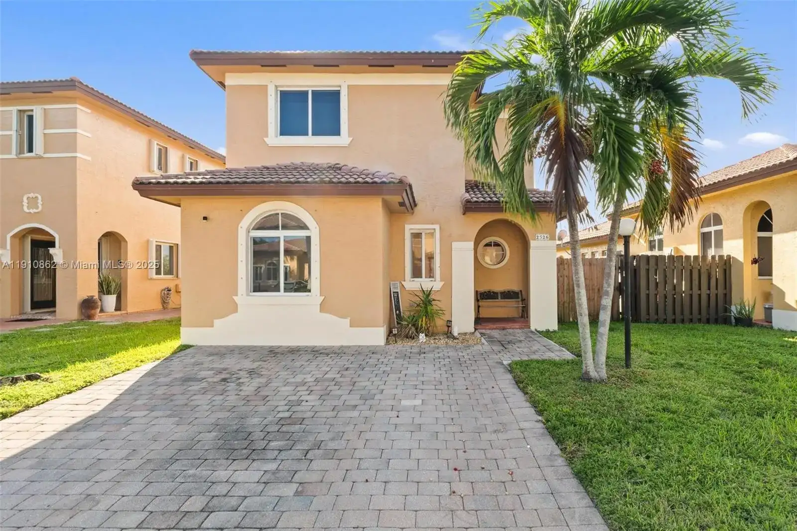 2526 NE 41st Ave, Homestead FL 33033 photo 2