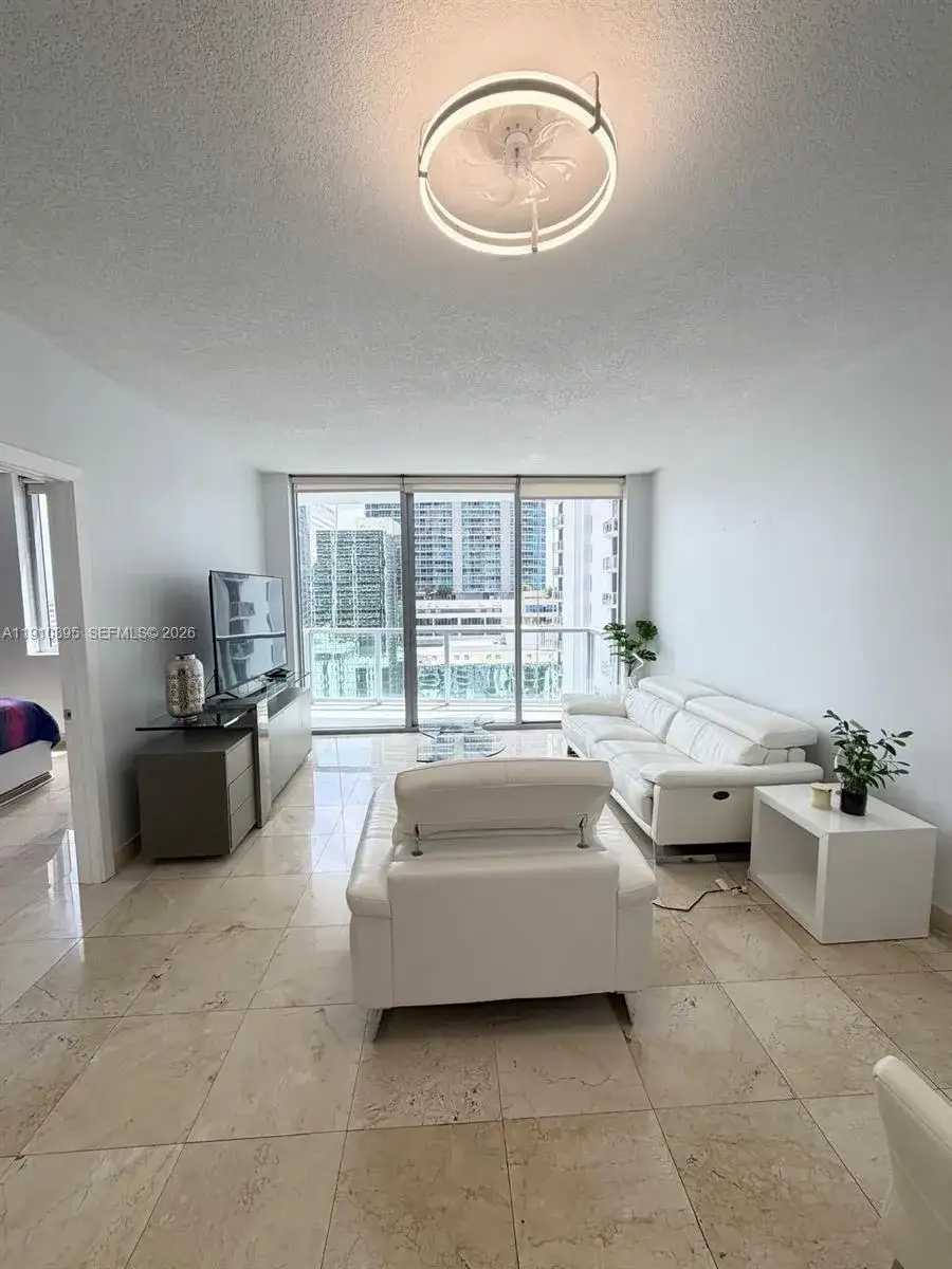 1050 Brickell Ave # 1904, Miami FL 33131 photo 2