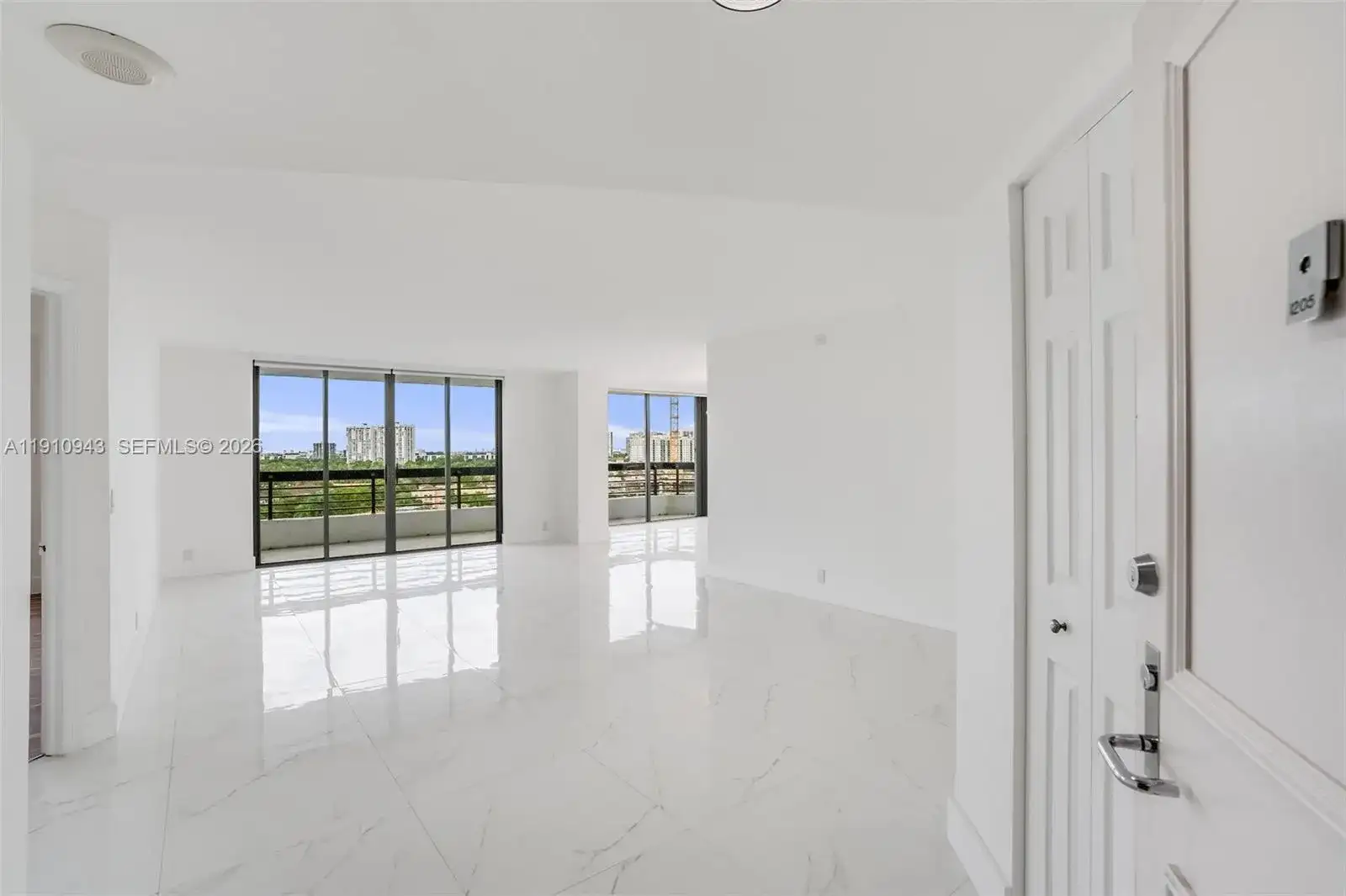 3500 Mystic Pointe Dr # 1205, Aventura FL 33180 photo 4