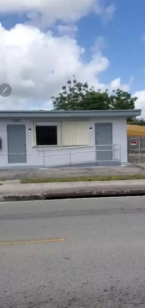 512 SW 6th Ave, Homestead FL 33030 photo 3