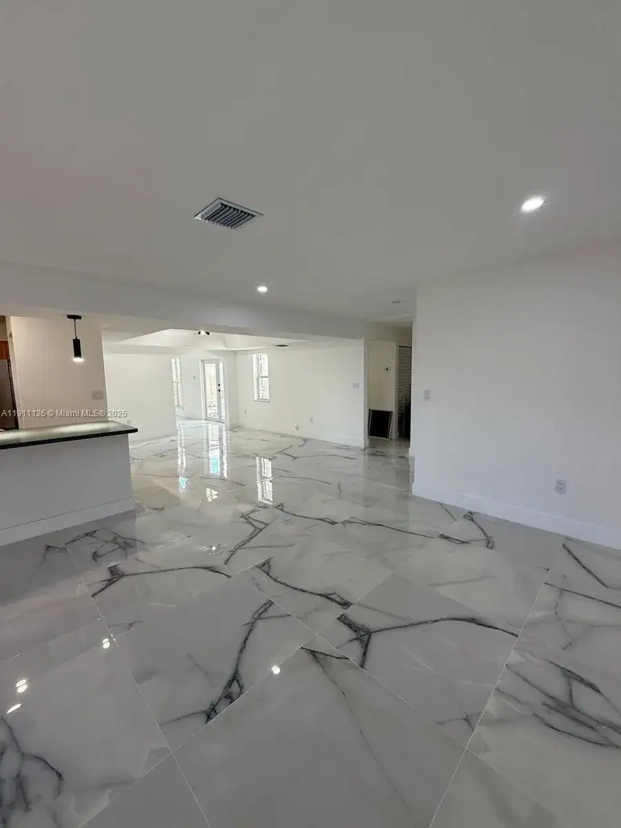 14848 SW 180th St, Miami FL 33187 photo 4