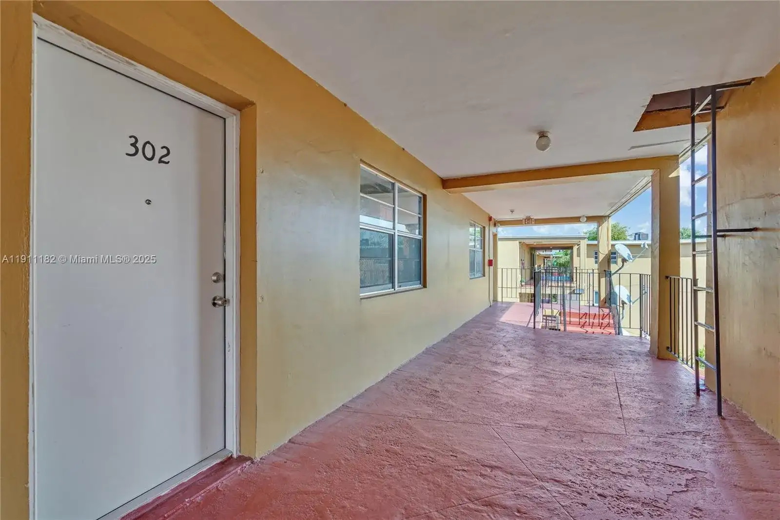 1330 W 54th St # 302C, Hialeah FL 33012 photo 3