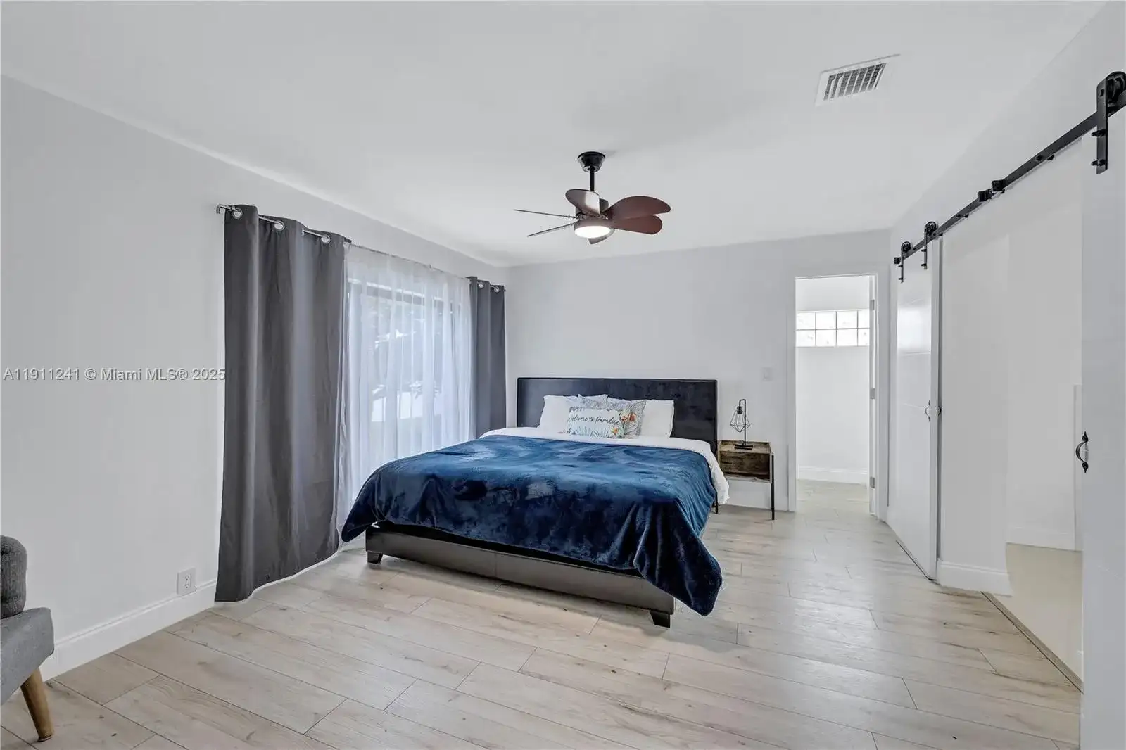 217 N 31st Ave, Hollywood FL 33021 photo 4