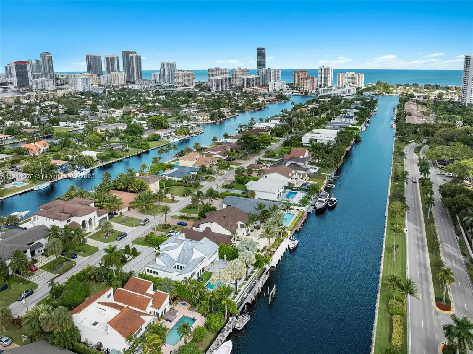 449 Holiday Dr, Hallandale Beach FL 33009 photo 5