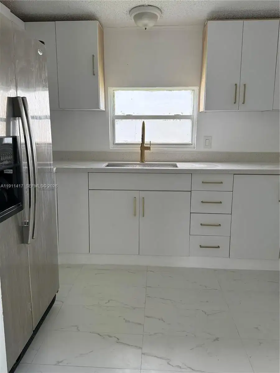 19800 SW 180th Ave # 261, Miami FL 33187 photo 2
