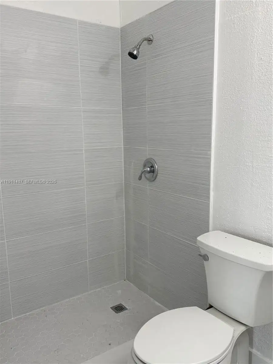 19800 SW 180th Ave # 261, Miami FL 33187 photo 4