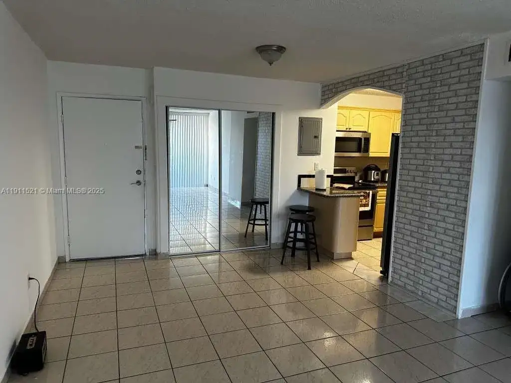 210 Fontainebleau Blvd # 413, Miami FL 33172 photo 2