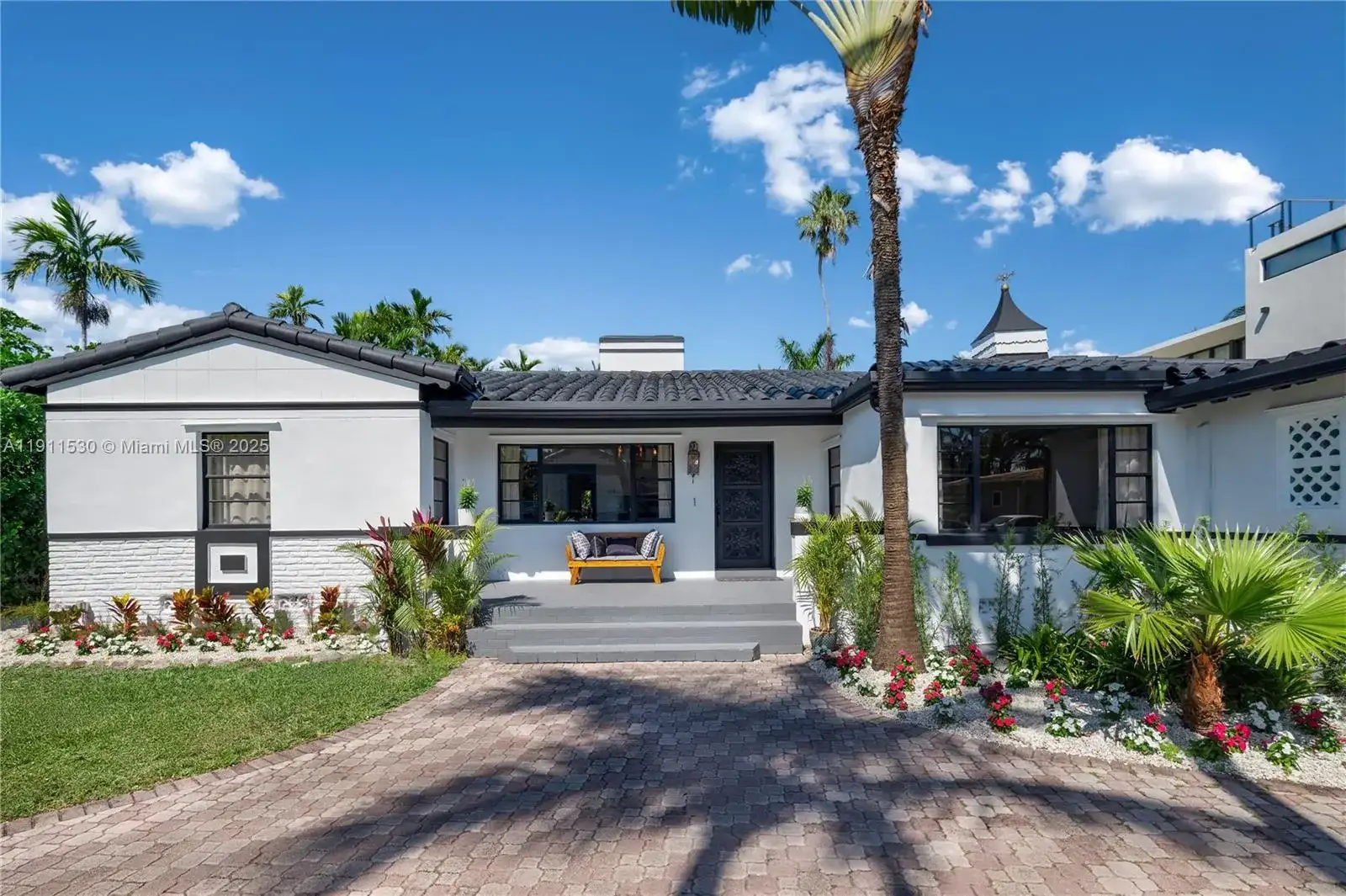 118 E 3rd Ct, Miami Beach FL 33139 photo 2