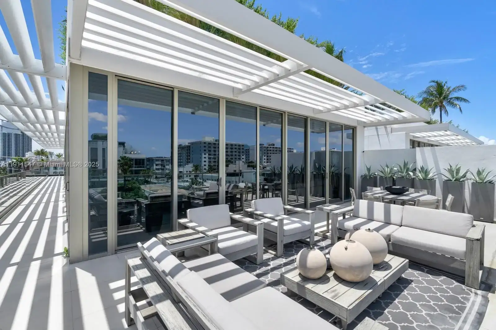 300 Collins Ave, Miami Beach FL 33139 photo 3