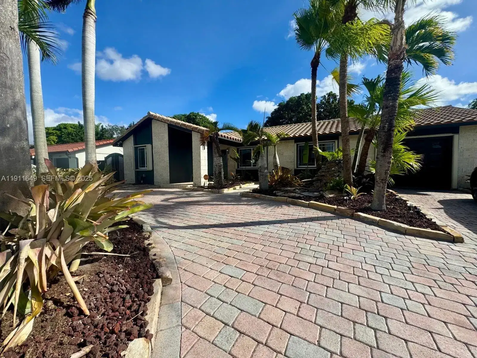 6905 SW 148th Ct, Miami FL 33193 photo 2