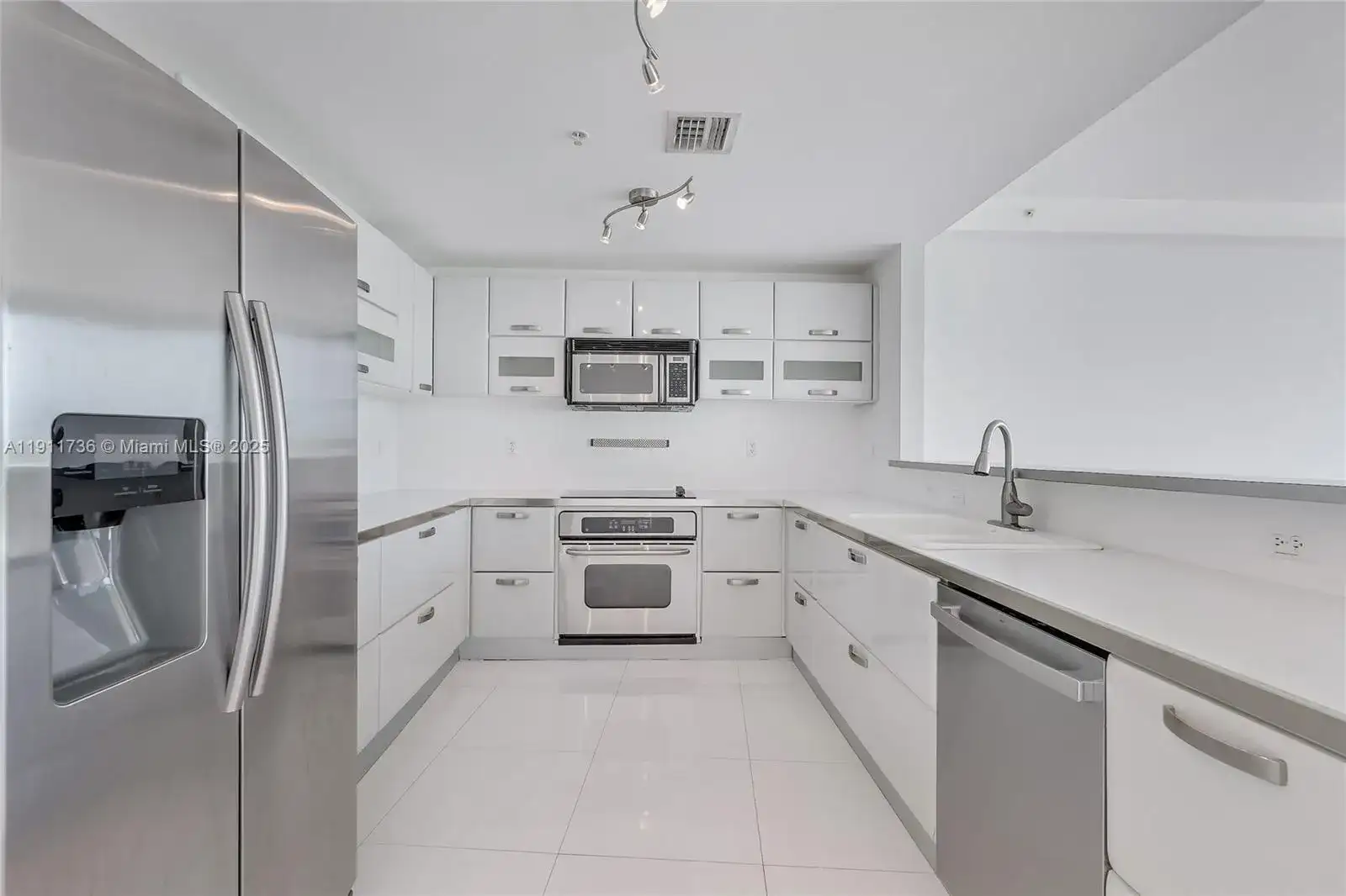 6580 Indian Creek Dr # 602, Miami Beach FL 33141 photo 4