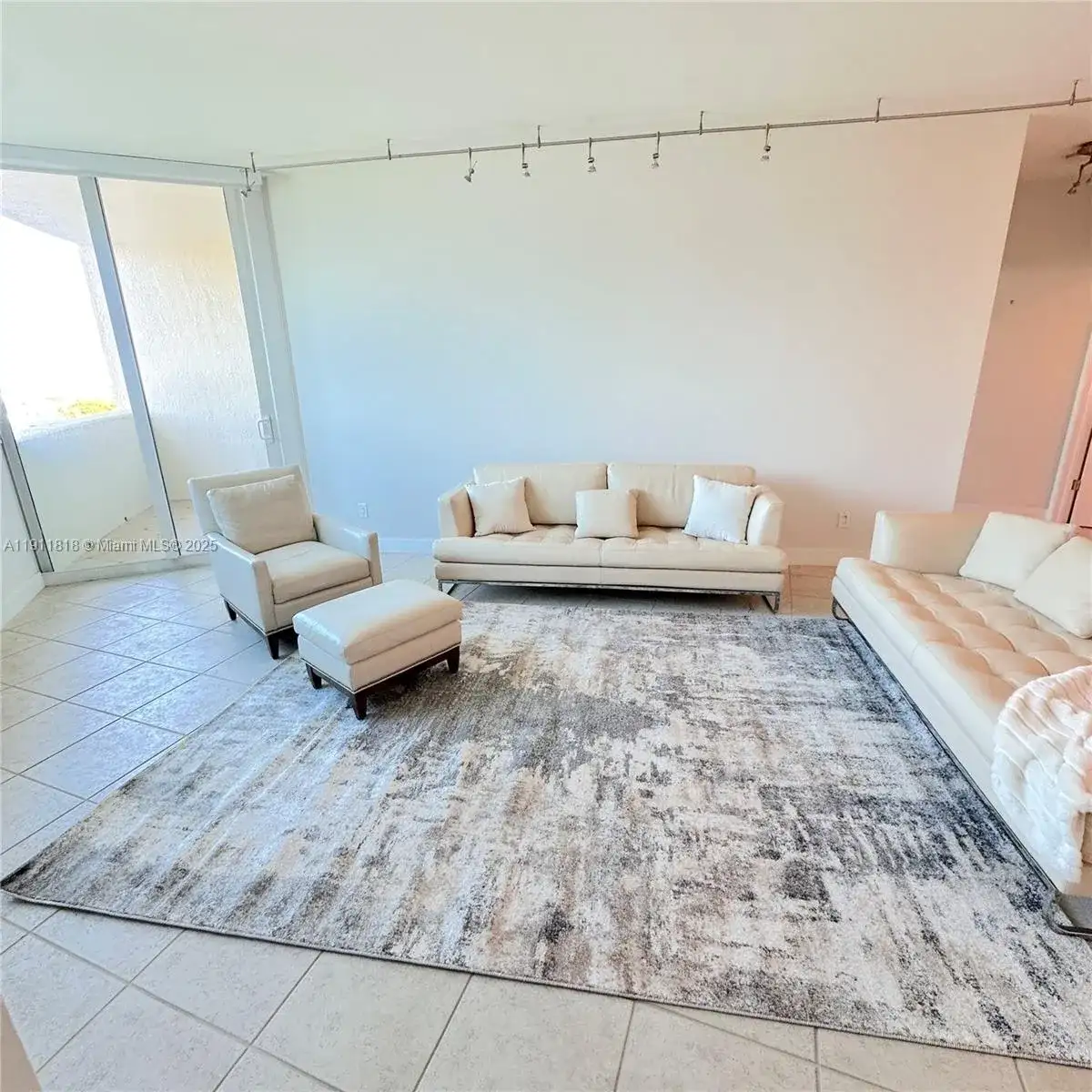 300 S Pointe Dr # 704, Miami Beach FL 33139 photo 4