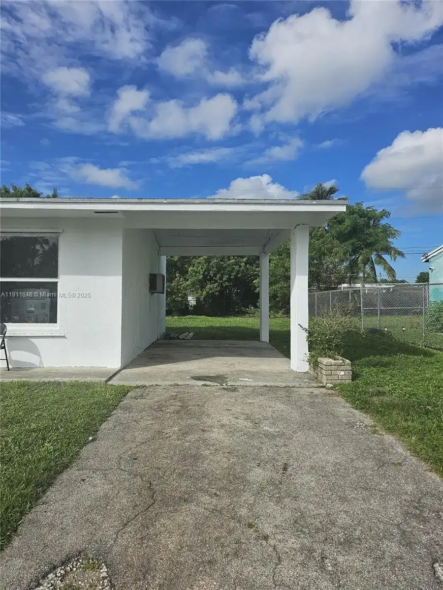 22300 SW 114th Ct, Miami FL 33170 photo 2