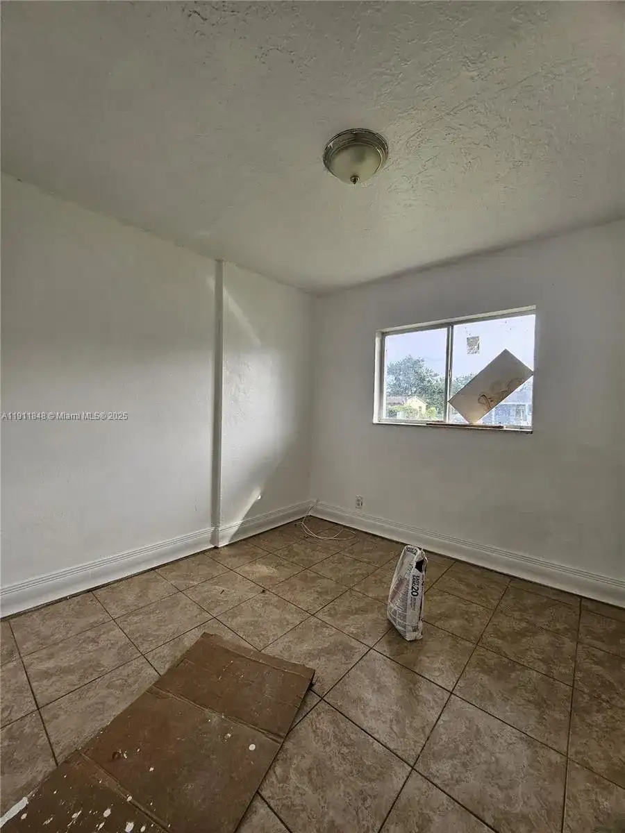 22300 SW 114th Ct, Miami FL 33170 photo 5