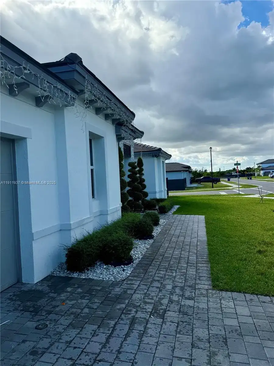 16910 SW 288th Ter, Homestead FL 33030 photo 3