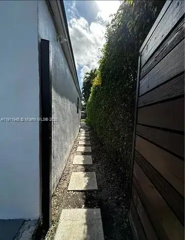 420 NW 111th St Rear, Miami Shores FL 33168 photo 2
